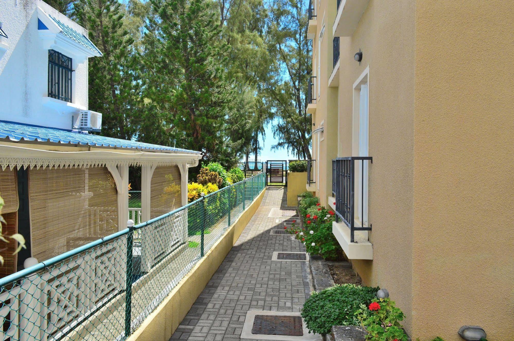 Paradya Beach Apartments Flic-en-Flacq Esterno foto